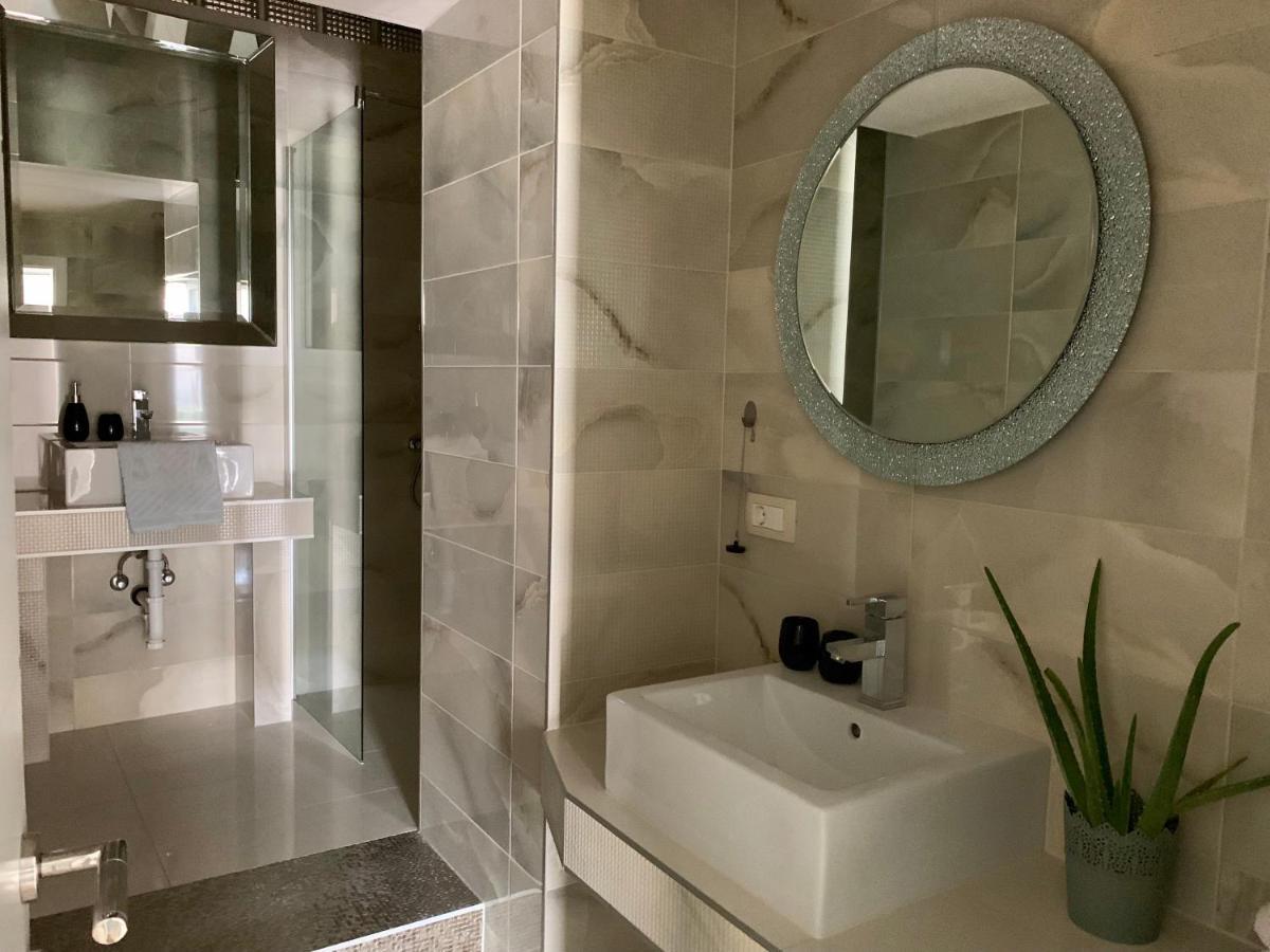 Deluxe Suites Mandic Omiš Zewnętrze zdjęcie